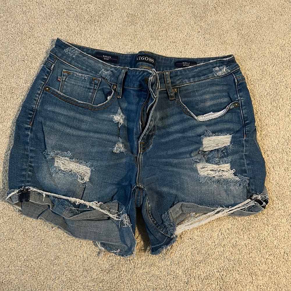 Jean shorts with distressing